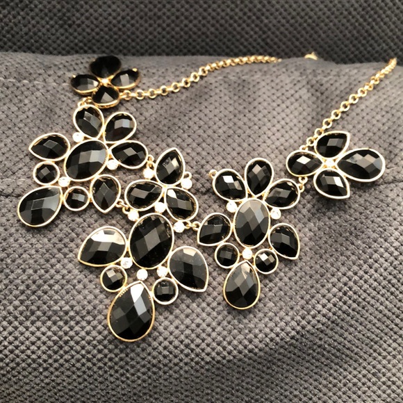 Statement necklaces - Picture 2 of 3